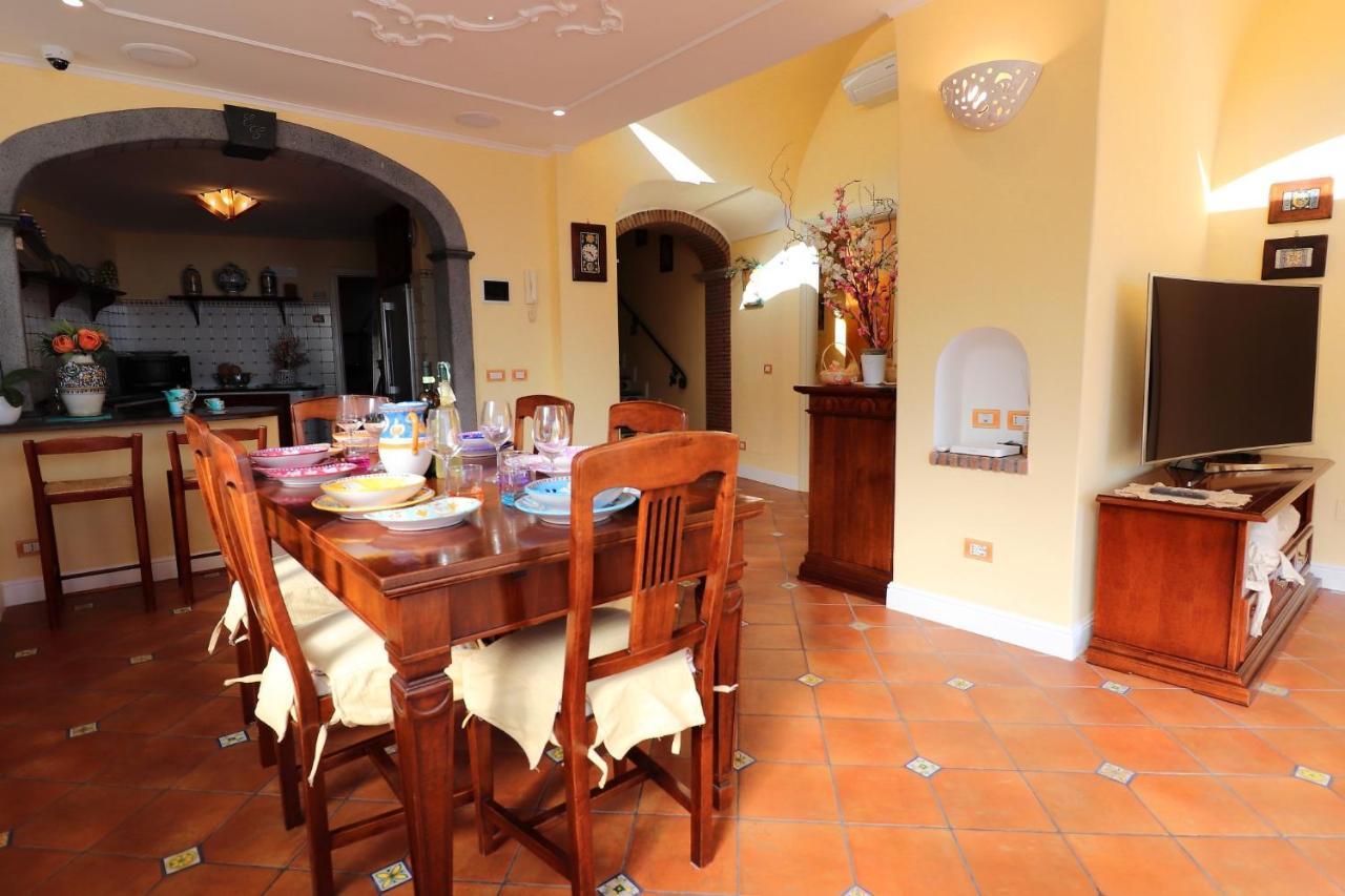 Ilary House - De Vivo Realty Positanoヴィラ エクステリア 写真